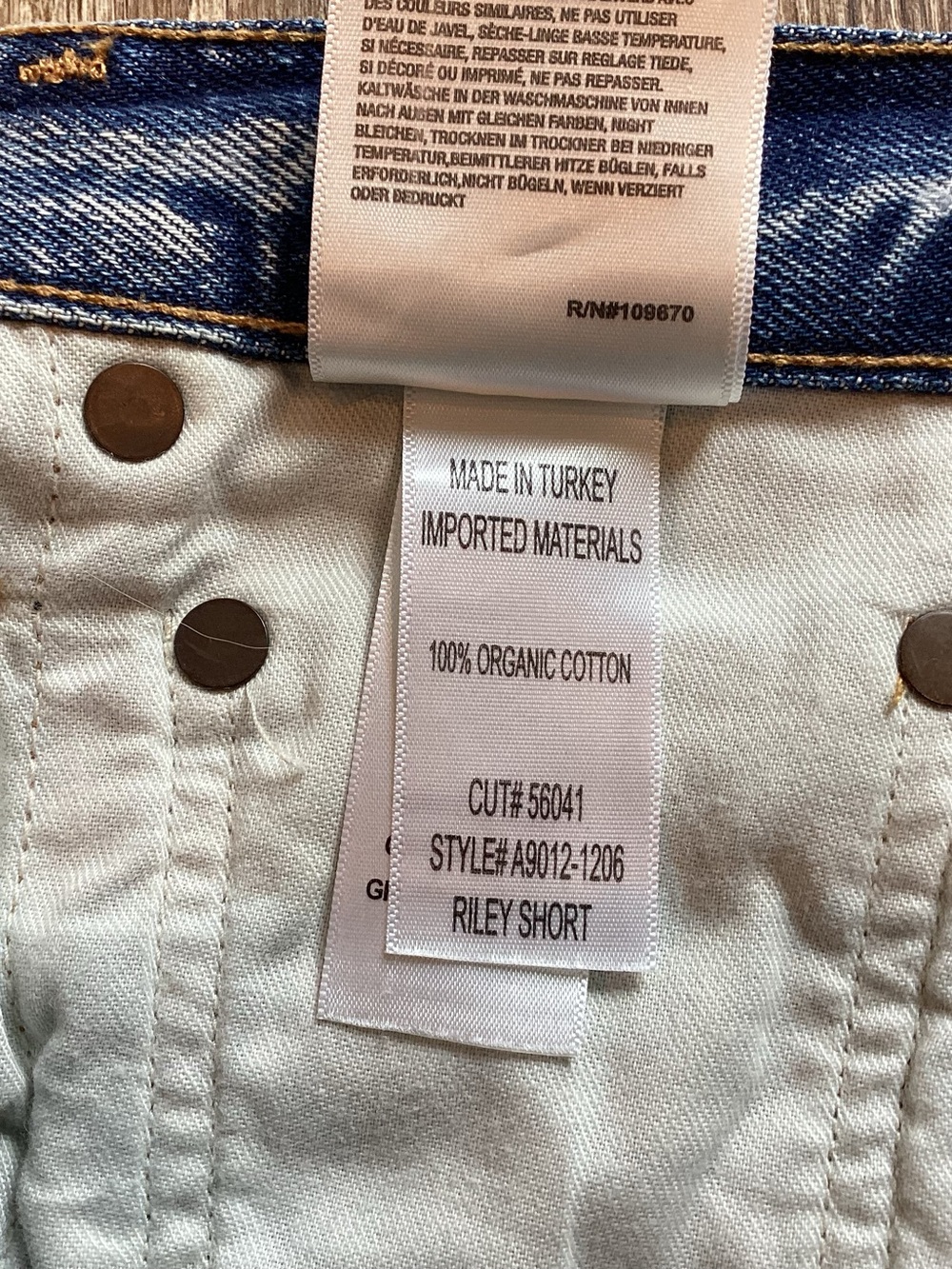 Agolde Frayed Riley Shorts - Picture 8 of 10